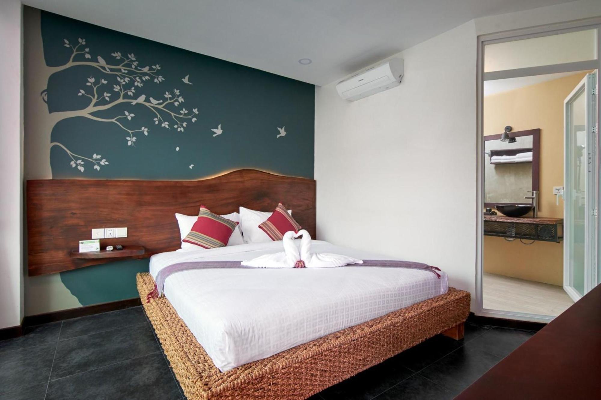 Monsoon Bassac Hotel Phnom-Penh Buitenkant foto